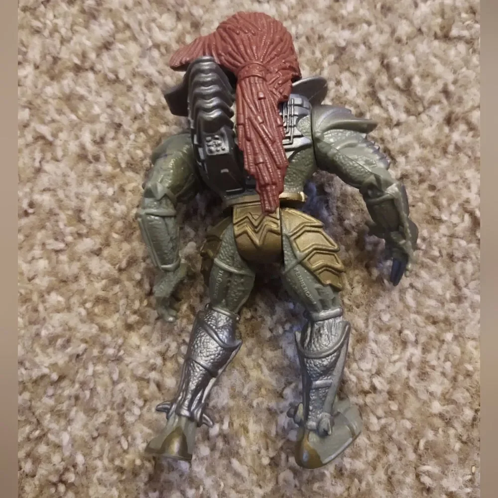Kenner 1993 Scavage Predator Action Figure Used 5 inch Green Grey Gold PRE-OWNED